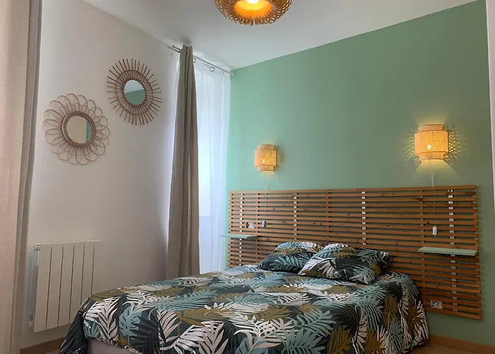 Le Chemin Des Pouzes Apartment