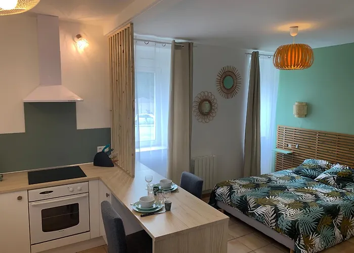 Apartment Le Chemin Des Pouzes
