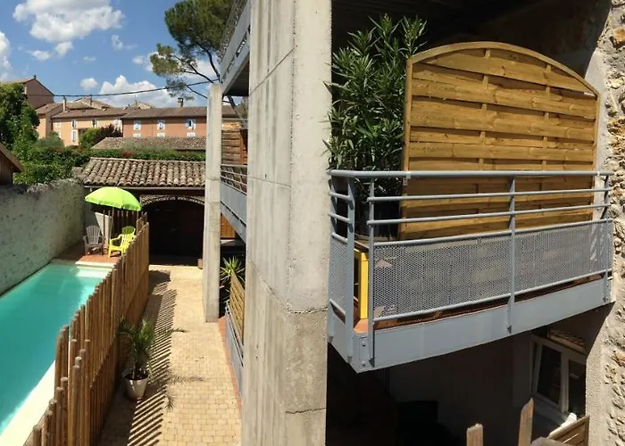 Le Chemin Des Pouzes Apartment