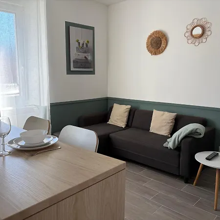 Le Chemin Des Pouzes Apartment