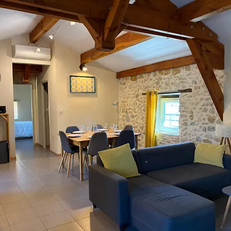 Le Chemin Des Pouzes Apartment *